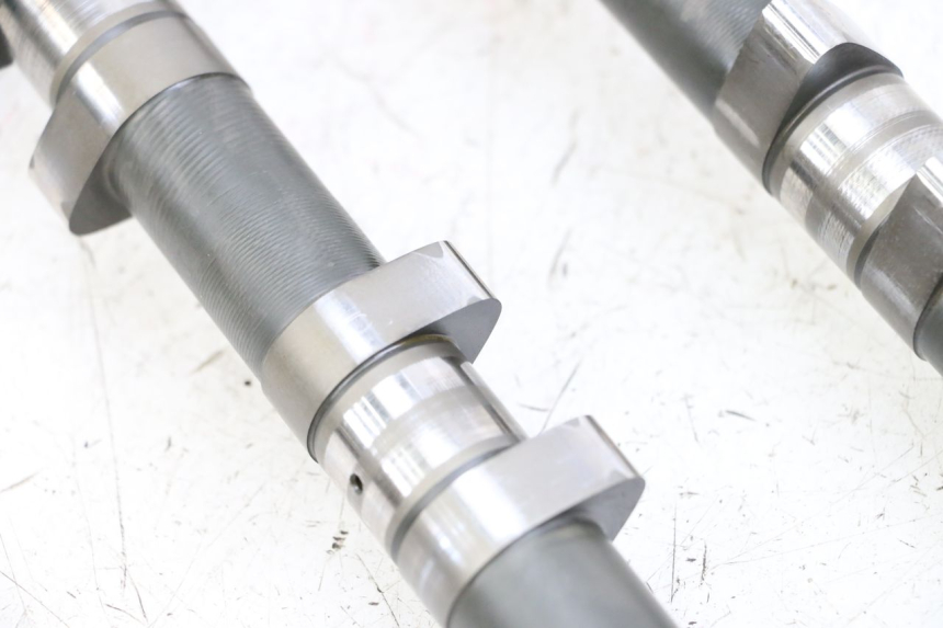 photo de ARBRE A CAMES YAMAHA FJR ABS 1300 (2006 - 2012) - Points de fixation