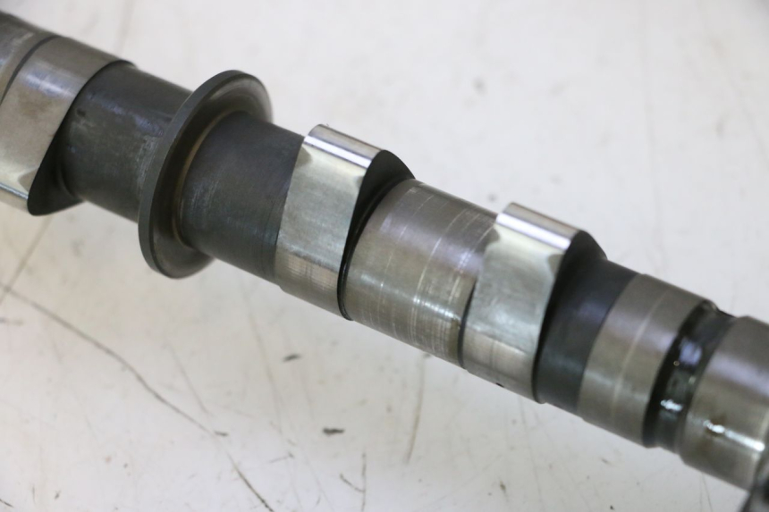 photo de ARBRE A CAMES YAMAHA FJR 1300 (2001 - 2005) - Points de fixation