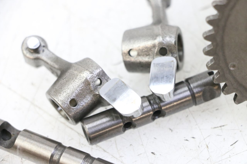 photo de ARBRE A CAMES PEUGEOT KISBEE 4T 50 (2018 - 2022) - Gros plan technique