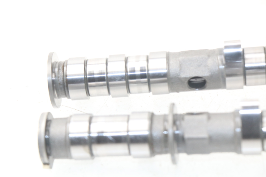 photo de ARBRE A CAMES YAMAHA TDM ABS 900 (2002 - 2014) - Vue rapprochée