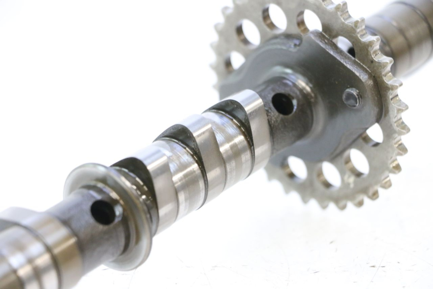 photo de ARBRE CAME ADMISSION YAMAHA YZF R GENESIS 750 (1993 - 1998) - Vue rapprochée