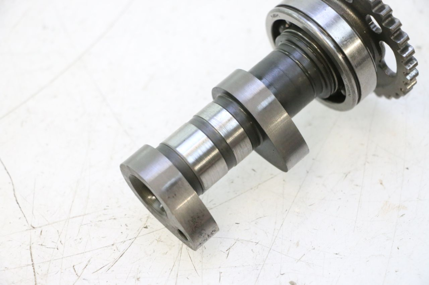 photo de ARBRE CAME ADMISSION YAMAHA YZF YZ-F 450 (2014 - 2016) - Gros plan technique