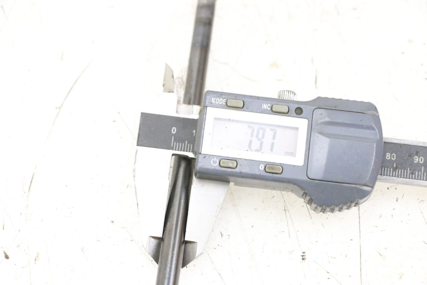 photo de ARBRE EMBRAYAGE KAWASAKI GTR 1000 (1994 - 2004) - Détail de la pièce