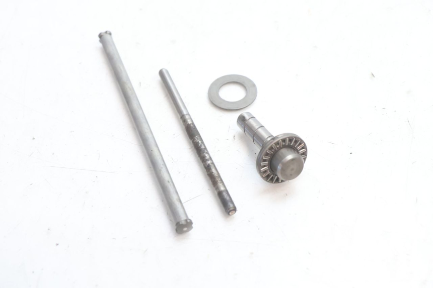 photo de ARBRE EMBRAYAGE SUZUKI SV S 650 (2003 - 2009) - Gros plan technique