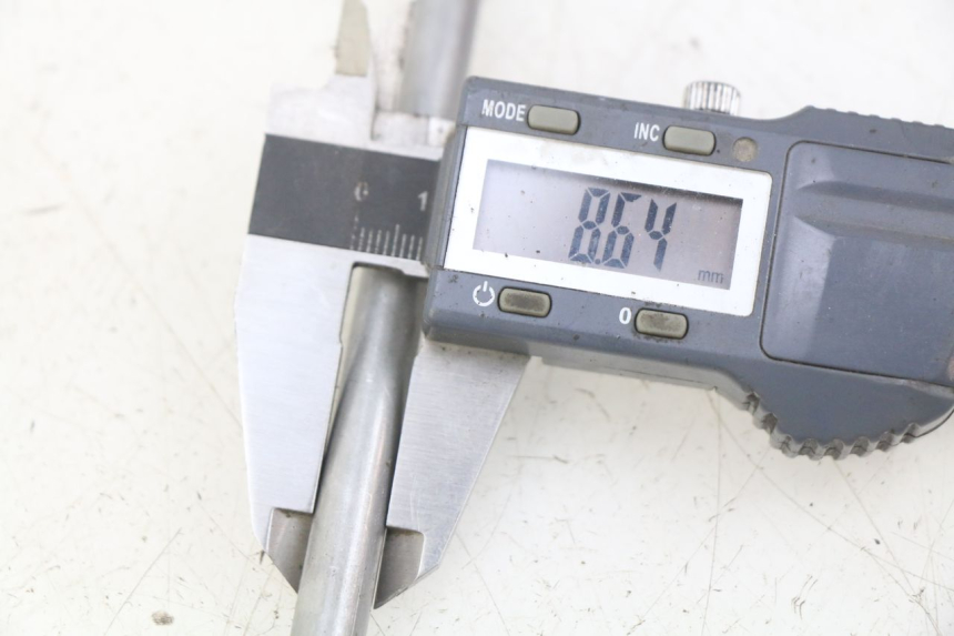 photo de ARBRE EMBRAYAGE YAMAHA XV VIRAGO 750 (1984 - 1998) - Gros plan technique