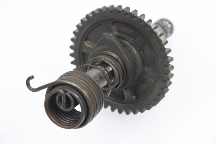 photo de ARBRE KICK SUZUKI DR DJEBEL 600 (1985 - 1990) - Détail de la pièce