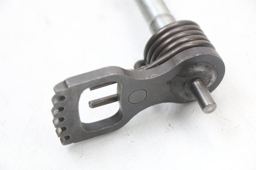 photo de Gear shift shaft HYOSUNG GV AQUILA 125 (2000 - 2009) - Autre angle de vue