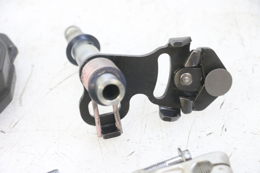 photo de ARBRE SELECTEUR HONDA CB R 1000 (2018 - 2023) - Pièce contrôlée