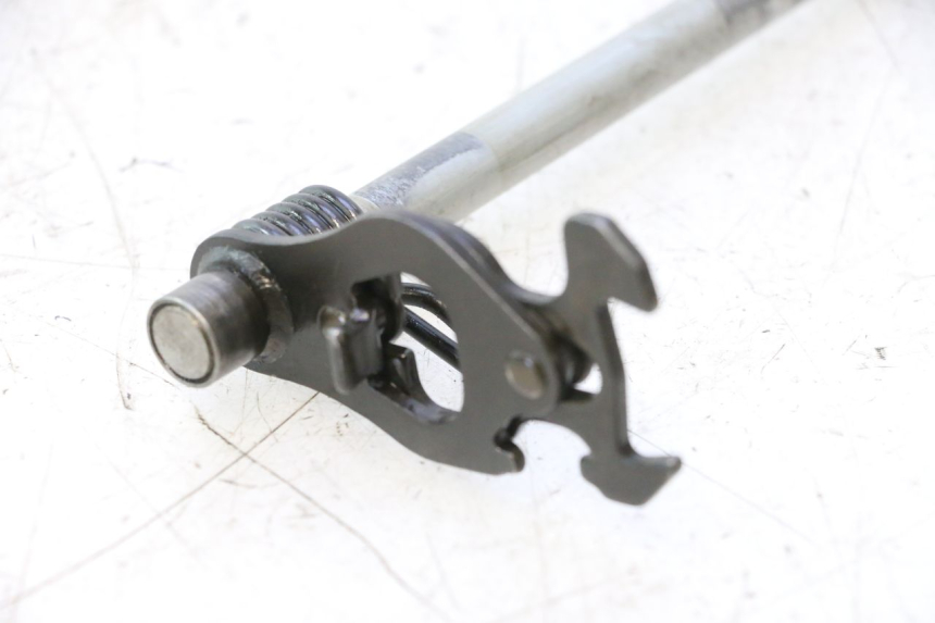 photo de ARBRE SELECTEUR HONDA CB TWO FIFTY 250 (1991 - 2002) - Gros plan technique