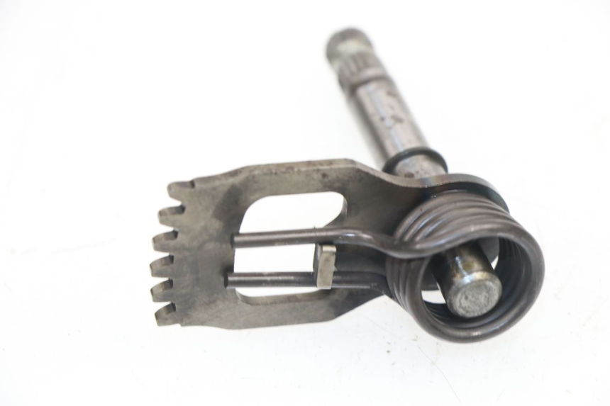 photo de ARBRE SELECTEUR SUZUKI DR DJEBEL 600 (1985 - 1990) - Détail de la pièce