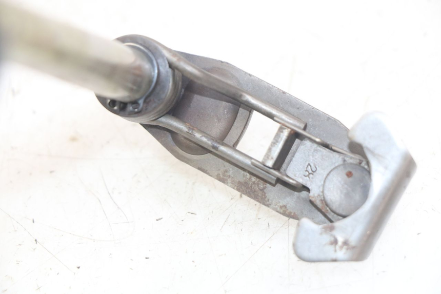 photo de ARBRE SELECTEUR SYM HUSKY 125 (1999 - 2005) - Détail de la pièce