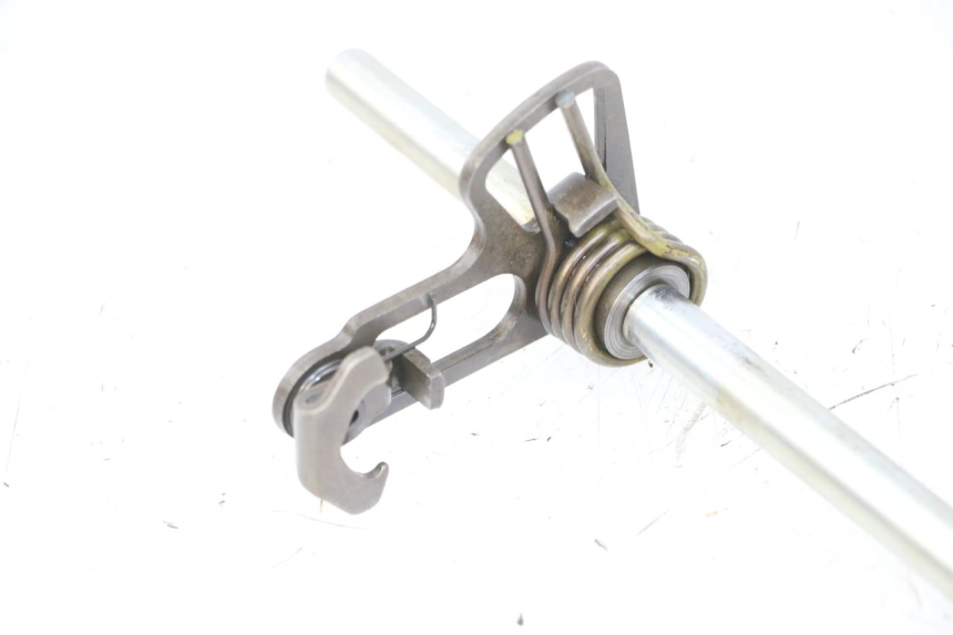 photo de ARBRE SELECTEUR YAMAHA FZS FAZER 600 (2001 - 2003) - Zoom état d’usage