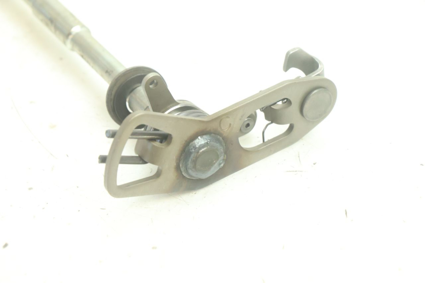 photo de ARBRE SELECTEUR YAMAHA YZF R6 600 (2008 - 2009) - Gros plan technique