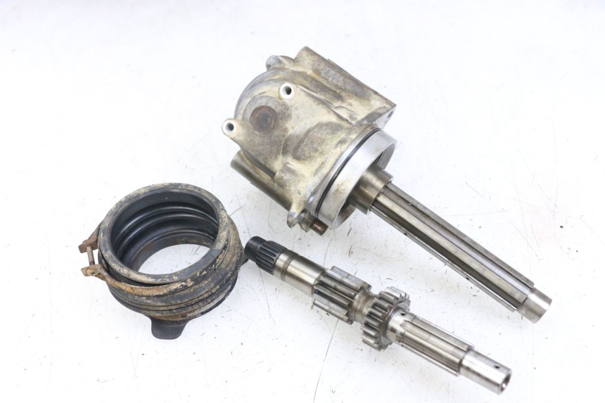 photo de ARBRE TRANSMISSION HONDA TRX 300 (1988 - 2000) - Gros plan technique