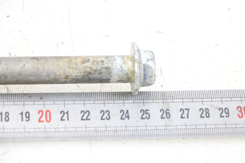 photo de Swingarm pivot bolt HYOSUNG GV AQUILA 125 (2000 - 2009) - Zoom état d’usage