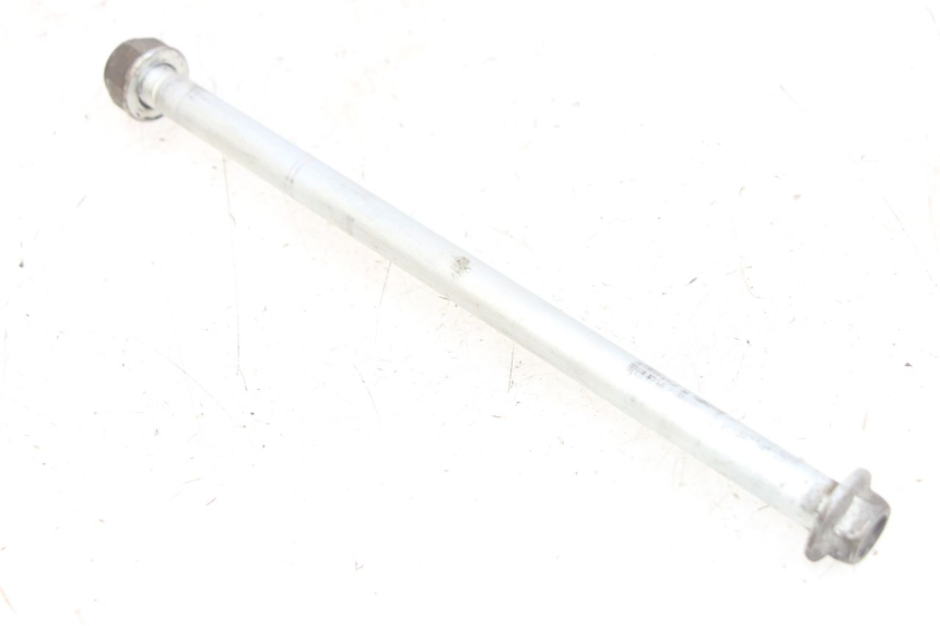 photo de AXE BRAS OSCILLANT HONDA CA REBEL 125 (1995 - 2001) - Gros plan technique