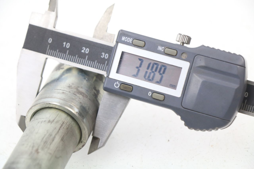 photo de AXE BRAS OSCILLANT HONDA CBR 929 RR FIREBLADE 900 (2000 - 2001) - Autre angle de vue