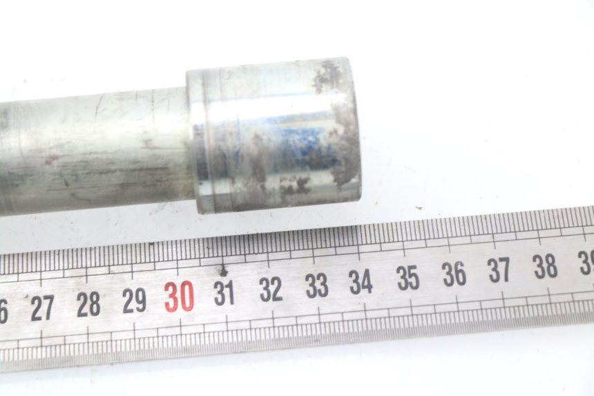 photo de AXE BRAS OSCILLANT HONDA CBR 929 RR FIREBLADE 900 (2000 - 2001) - Vue d’ensemble