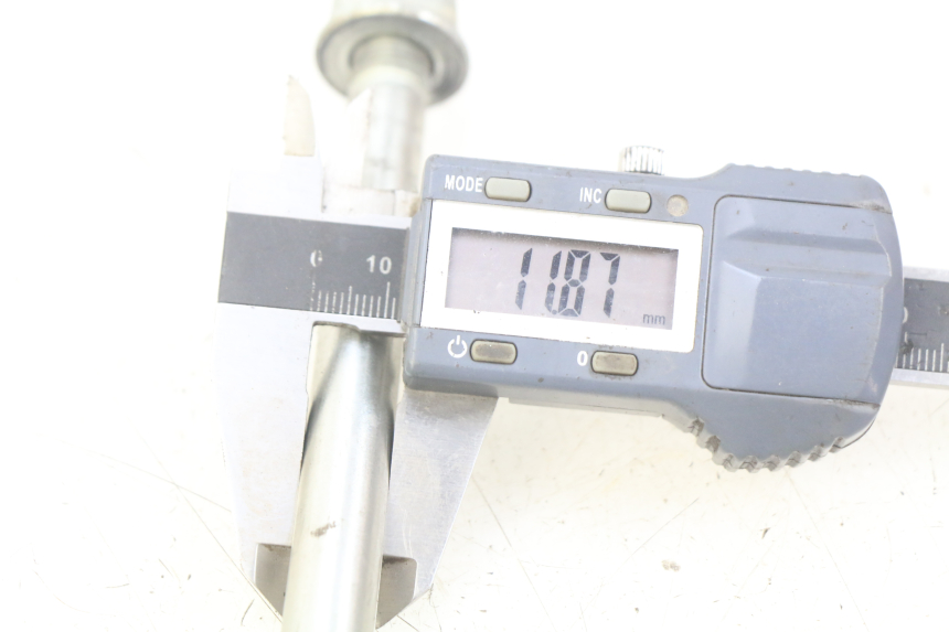 photo de AXE BRAS OSCILLANT HONDA CRF CR-F 125 (2022 - 2023) - Gros plan technique