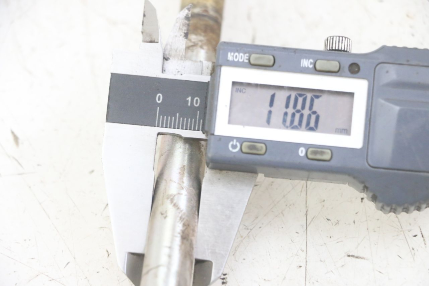 photo de AXE BRAS OSCILLANT HONDA CRF-F CRF F 110 (2019 - 2022) - Détail de la pièce