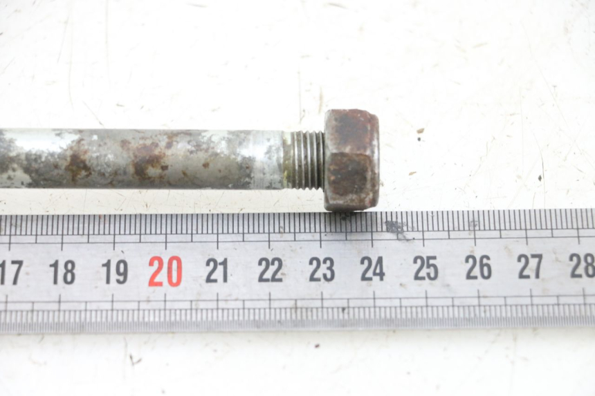 photo de AXE BRAS OSCILLANT YAMAHA DTLC 125 (1982 - 1987) - Zoom état d’usage