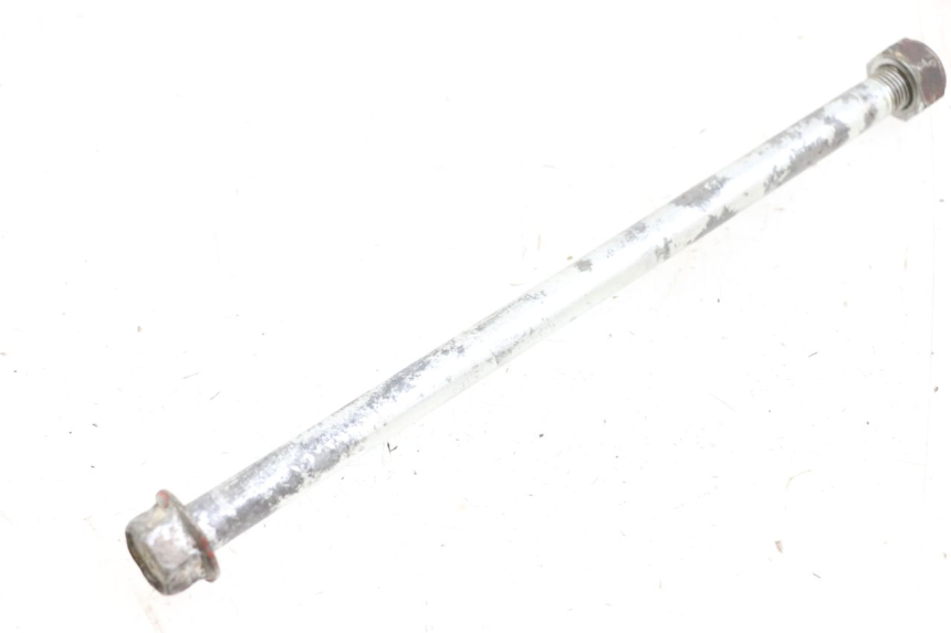 photo de AXE BRAS OSCILLANT YAMAHA DTLC 125 (1982 - 1987) - Gros plan technique