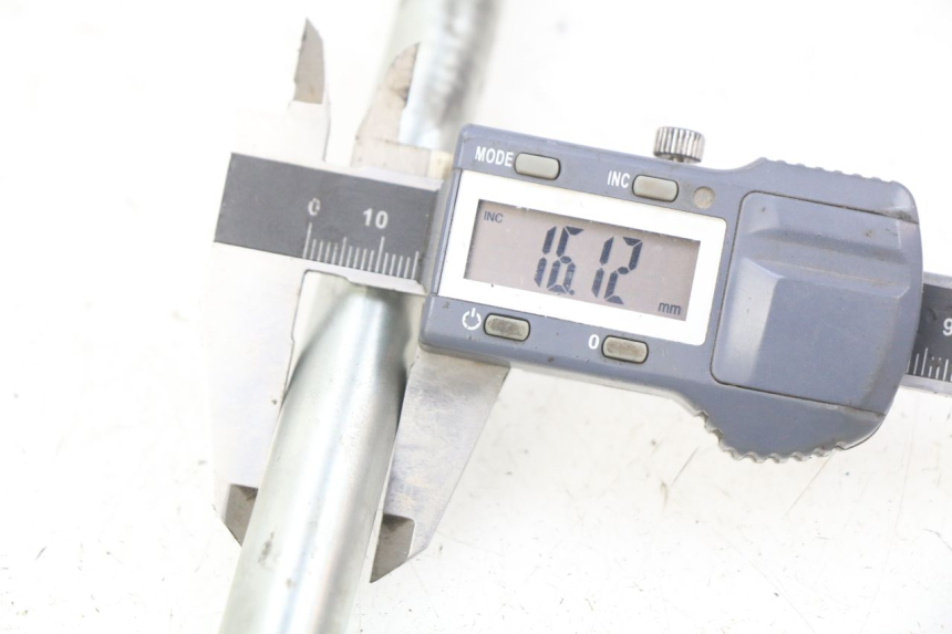 photo de AXE BRAS OSCILLANT YAMAHA FJ 3CX 1200 (1986 - 1996) - Autre angle de vue