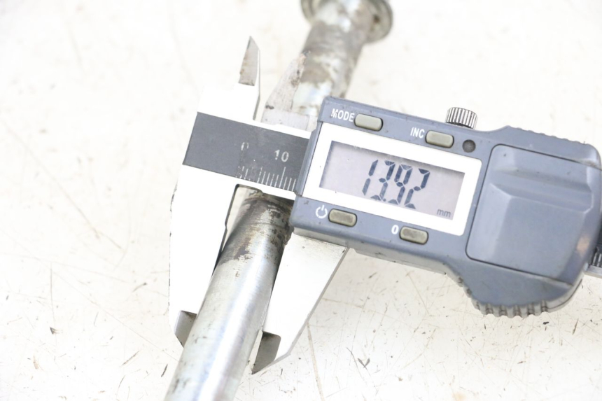 photo de AXE BRAS OSCILLANT HYOSUNG GF 125 (2001 - 2005) - Détail de la pièce