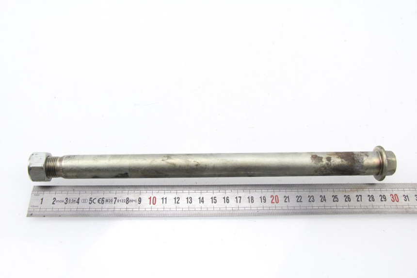 photo de Swingarm pivot SUZUKI GSF N BANDIT 600 (2000 - 2004) - Autre angle de vue