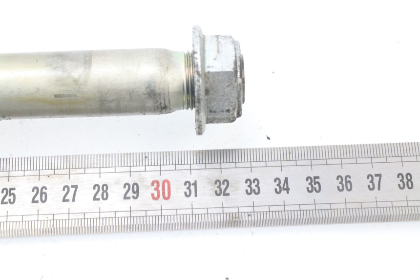 photo de AXE BRAS OSCILLANT SUZUKI GSX-R GSXR 600 (2008 - 2010) - Détail de la pièce