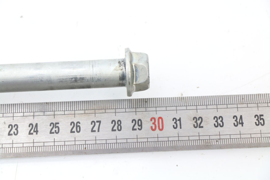 photo de AXE BRAS OSCILLANT SUZUKI GSXF GSX F 600 (1988 - 1997) - Détail de la pièce