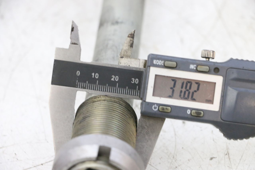 photo de AXE BRAS OSCILLANT SUZUKI GSXR GSX-R 1000 (2003 - 2004) - Autre angle de vue