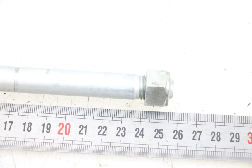 photo de AXE BRAS OSCILLANT SUZUKI GZ MARAUDER 125 (1998 - 2004) - Détail de la pièce