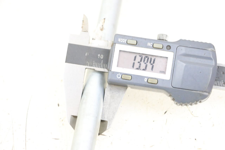 photo de AXE BRAS OSCILLANT SUZUKI GZ MARAUDER 125 (1998 - 2004) - Autre angle de vue