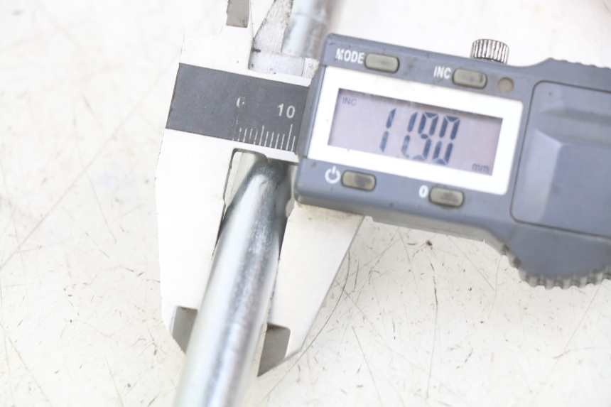 photo de AXE BRAS OSCILLANT YAMAHA MT ABS 125 (2014 - 2018) - Zoom état d’usage