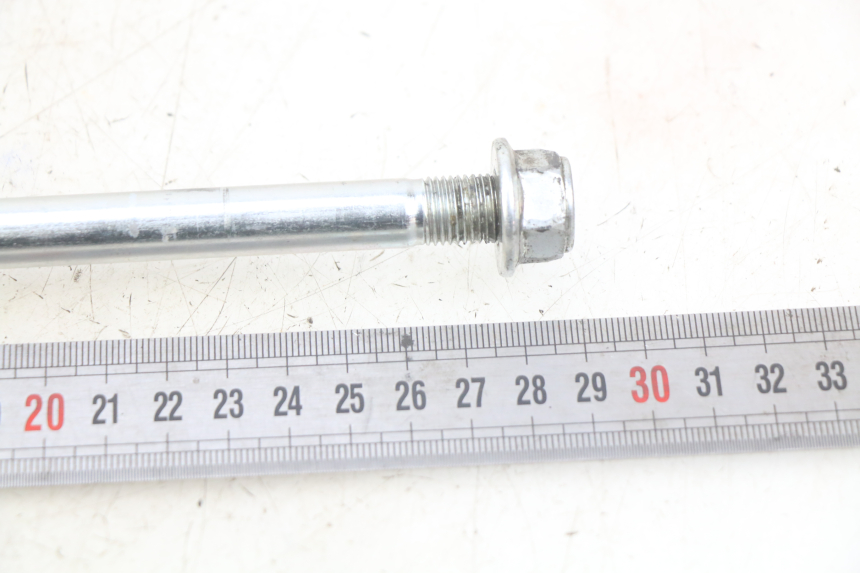 photo de AXE BRAS OSCILLANT YAMAHA MT ABS 125 (2014 - 2018) - Gros plan technique