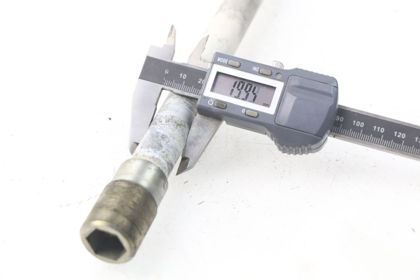 photo de AXE BRAS OSCILLANT BMW S RR ABS S1000RR 1000 (2009 - 2011) - Autre angle de vue