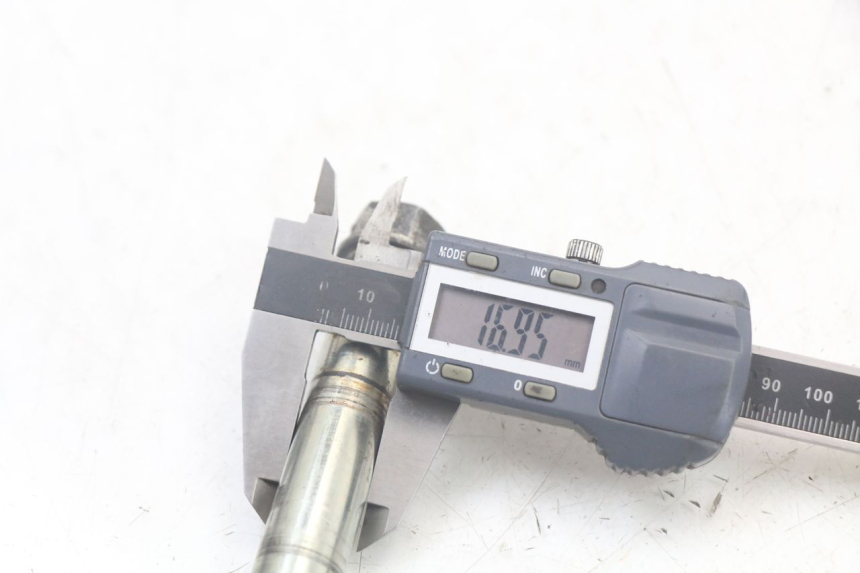 photo de AXE BRAS OSCILLANT PEUGEOT SPEEDFIGHT 100 (1997 - 2007) - Autre angle de vue