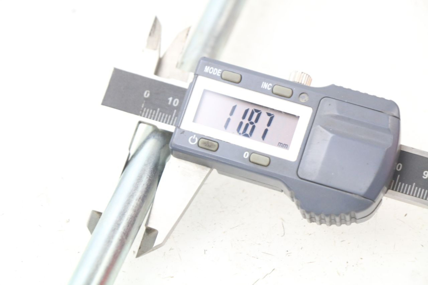 photo de AXE BRAS OSCILLANT YAMAHA SR 125 (1982 - 2003) - Autre angle de vue