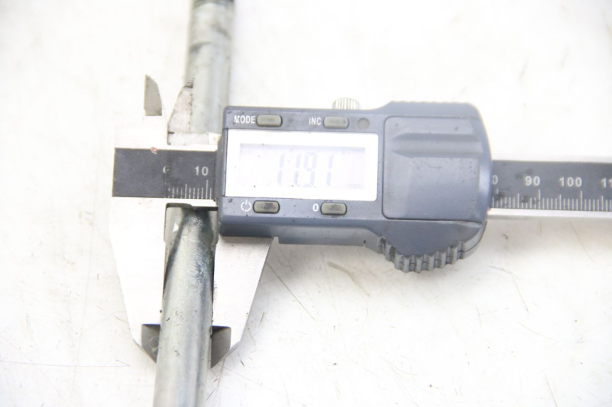 photo de AXE BRAS OSCILLANT YAMAHA SR 125 (1982 - 2003) - Zoom état d’usage