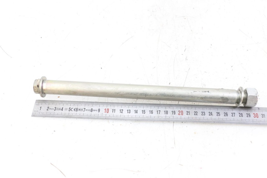 photo de AXE BRAS OSCILLANT SUZUKI GSR 750 (2011 - 2017) - Gros plan technique