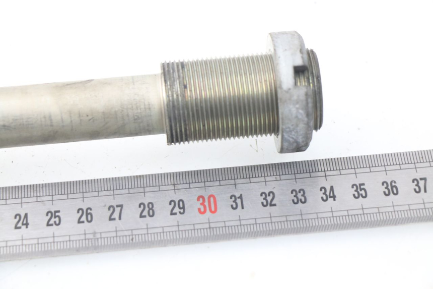 photo de AXE BRAS OSCILLANT SUZUKI SV S ABS 650 (2003 - 2009) - Détail de la pièce