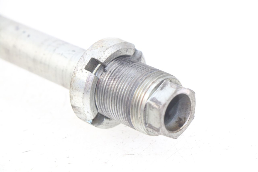 photo de AXE BRAS OSCILLANT SUZUKI SV S 650 (1999 - 2002) - Gros plan technique