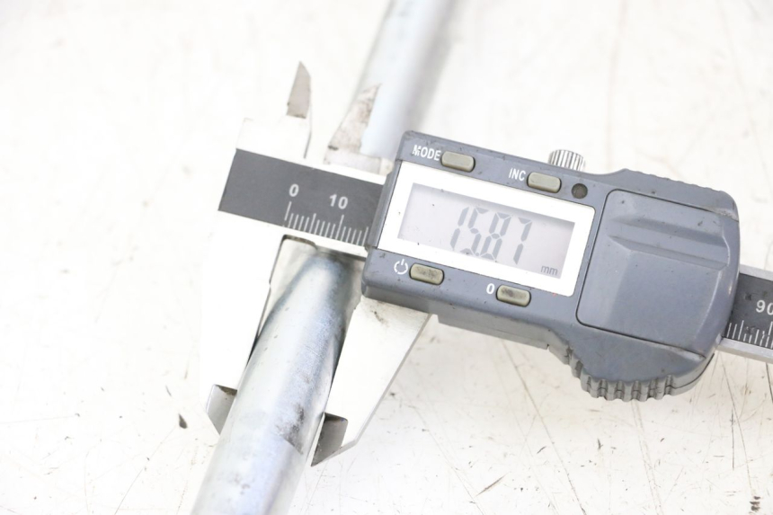 photo de AXE BRAS OSCILLANT YAMAHA TDR DELTABOX 125 (1997 - 2003) - Détail de la pièce