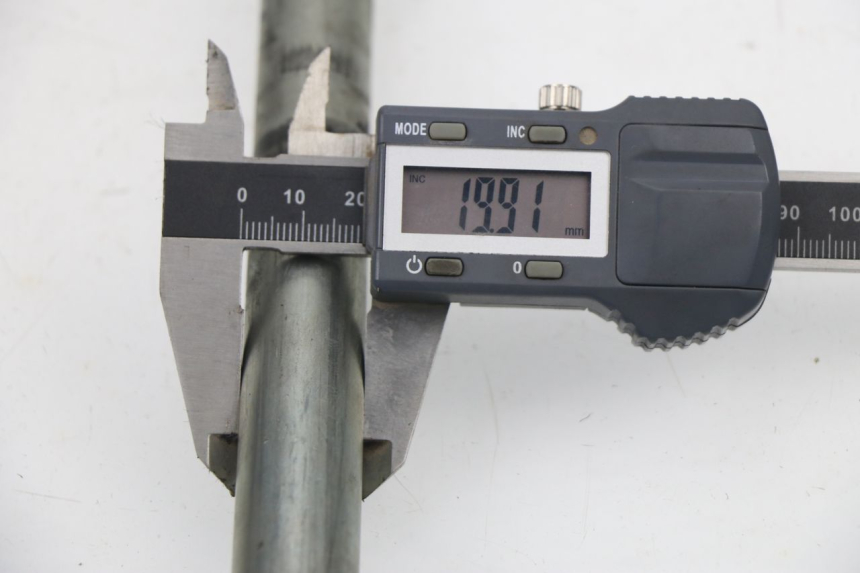 photo de AXE BRAS OSCILLANT HONDA VTR F FIRESTORM 1000 (1997 - 2001) - Détail de la pièce