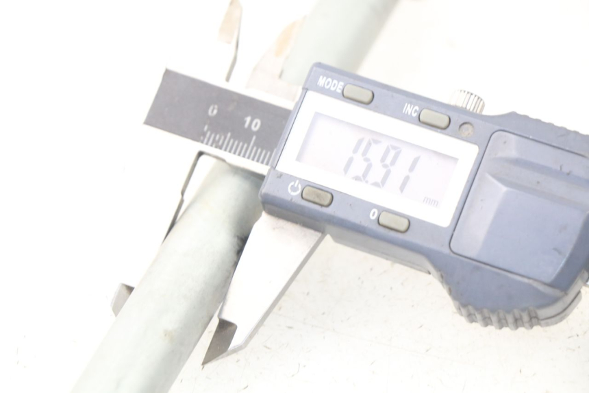 photo de AXE BRAS OSCILLANT YAMAHA XJ600 XJ DIVERSION 600 (1992 - 1997) - Autre angle de vue