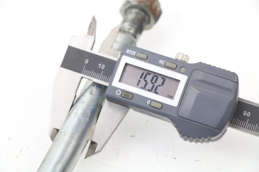 photo de AXE BRAS OSCILLANT YAMAHA XJN XJ N DIVERSION 600 (1994 - 1997) - Détail de la pièce