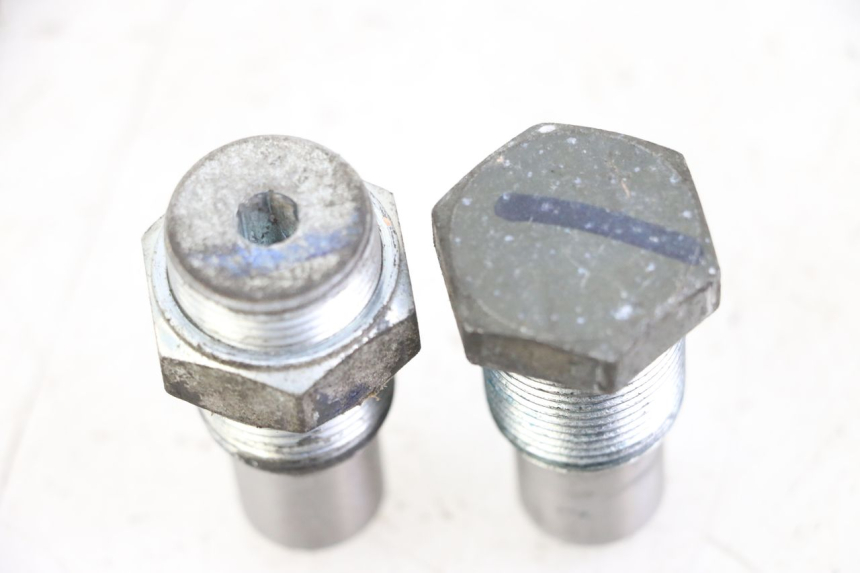 photo de AXE BRAS OSCILLANT YAMAHA XVS DRAG STAR DRAGSTAR 650 (1997 - 2007) - Zoom état d’usage