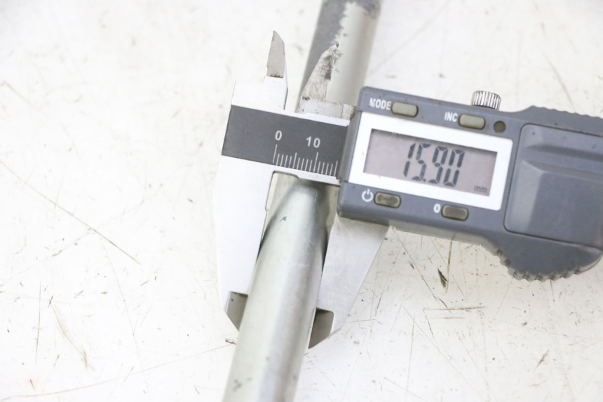 photo de AXE BRAS OSCILLANT YAMAHA YFM R RAPTOR 250 (2008 - 2014) - Détail de la pièce