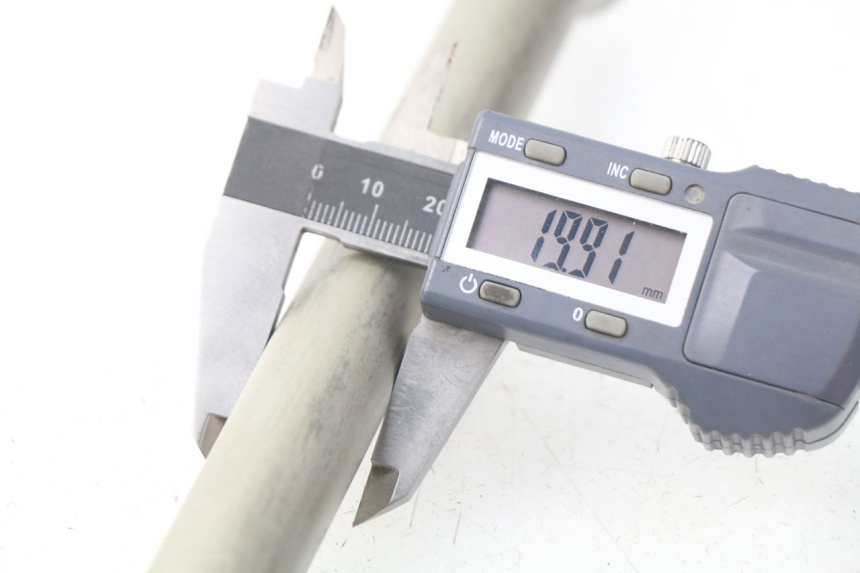 photo de AXE BRAS OSCILLANT KAWASAKI Z Z900 900 (2017 - 2019) - Autre angle de vue